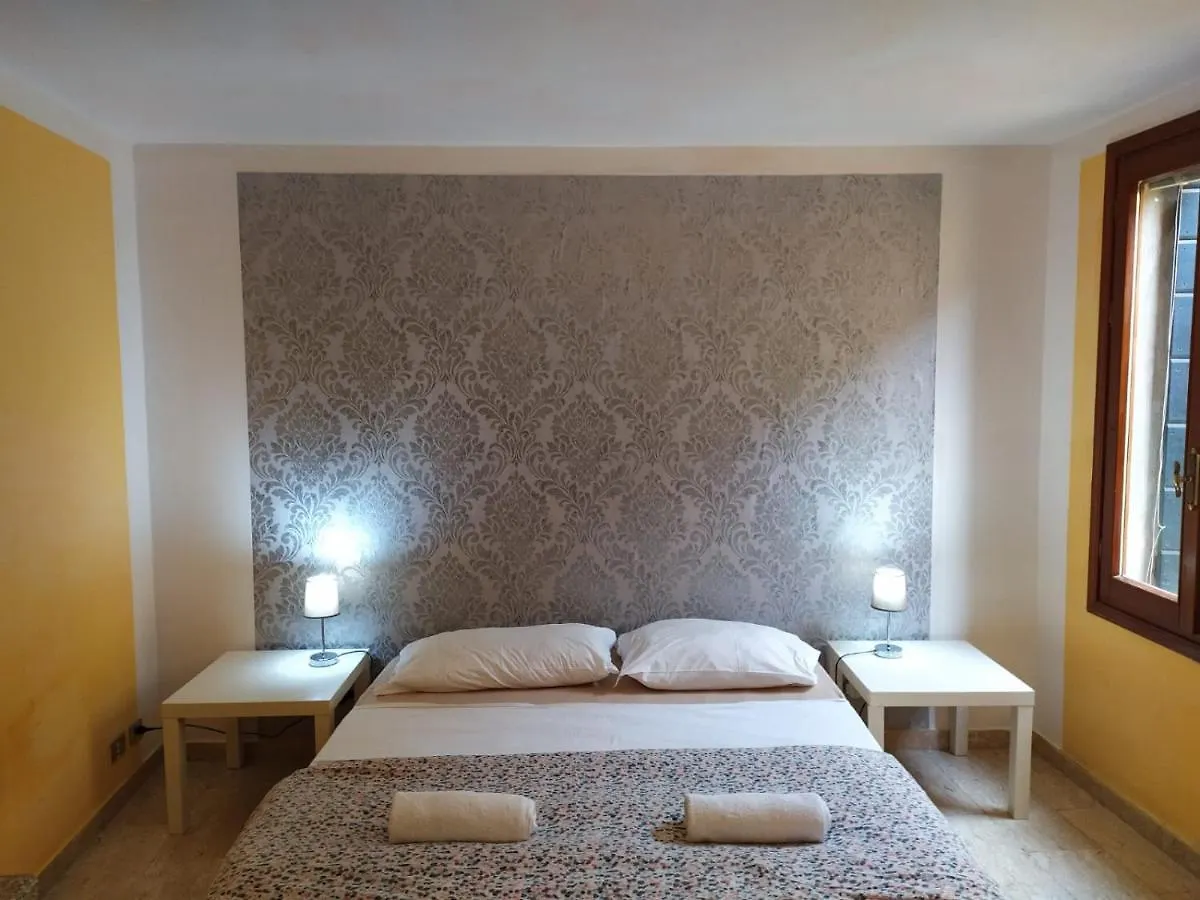 Hotel Two Steps From Rialto Bridge Wenecja Pensjonat