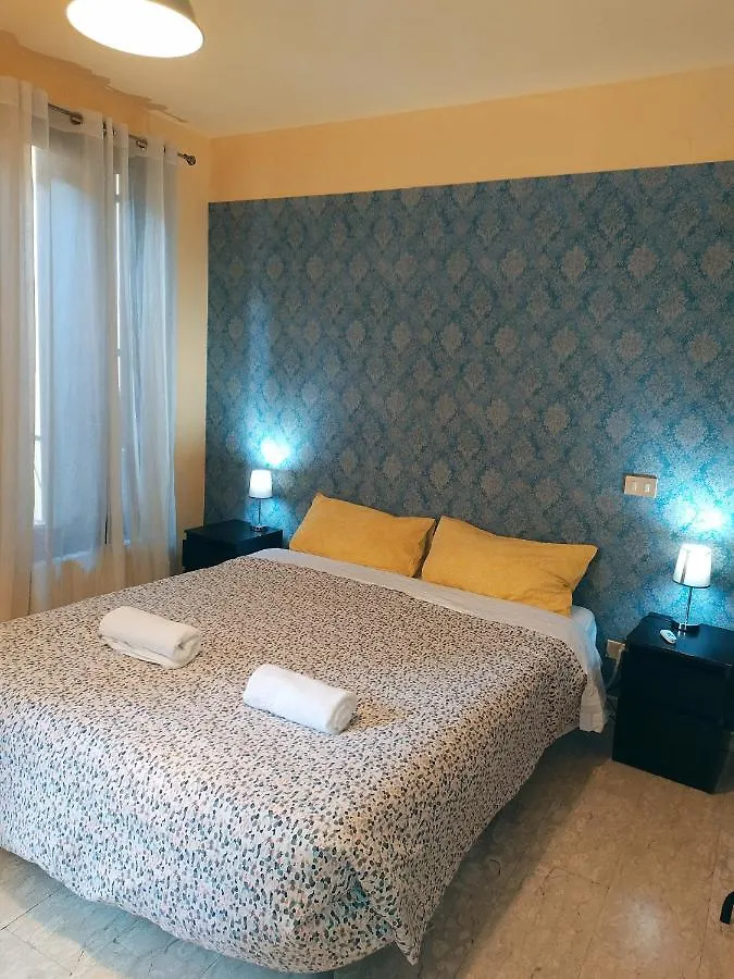 Two Steps From Rialto Bridge Otel Venedik