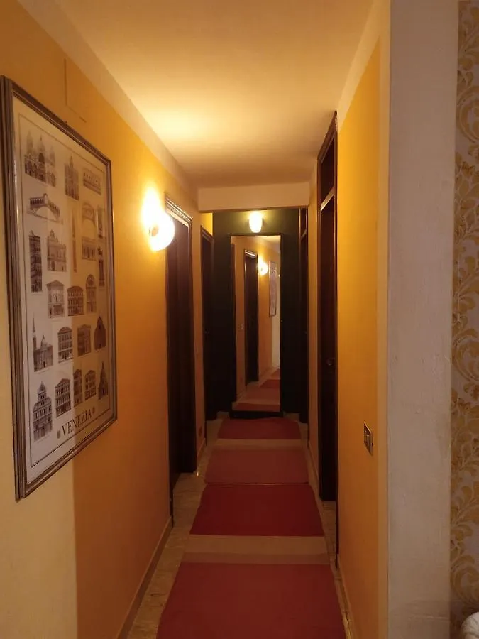 Two Steps From Rialto Bridge Hotel Venice Guest house