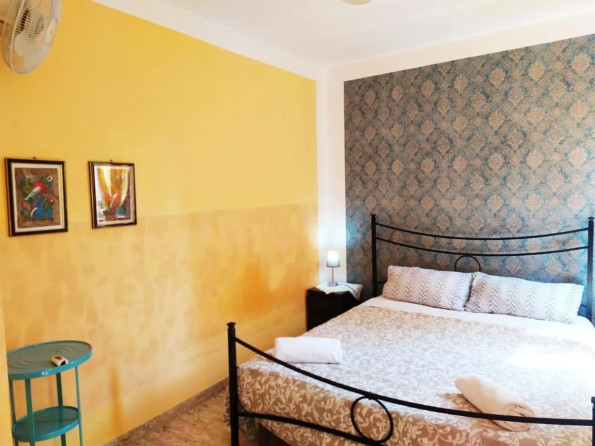 Two Steps From Rialto Bridge Otel Venedik 0*,  İtalya