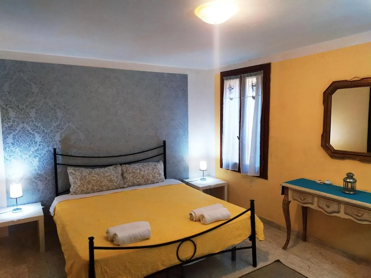 Two Steps From Rialto Bridge Otel Venedik 0*,  İtalya